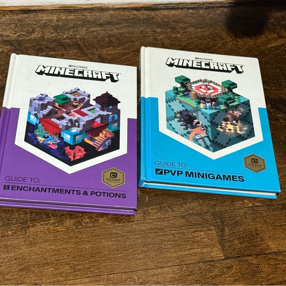 Minecraft Guide Book Set - Picture 3 of 3